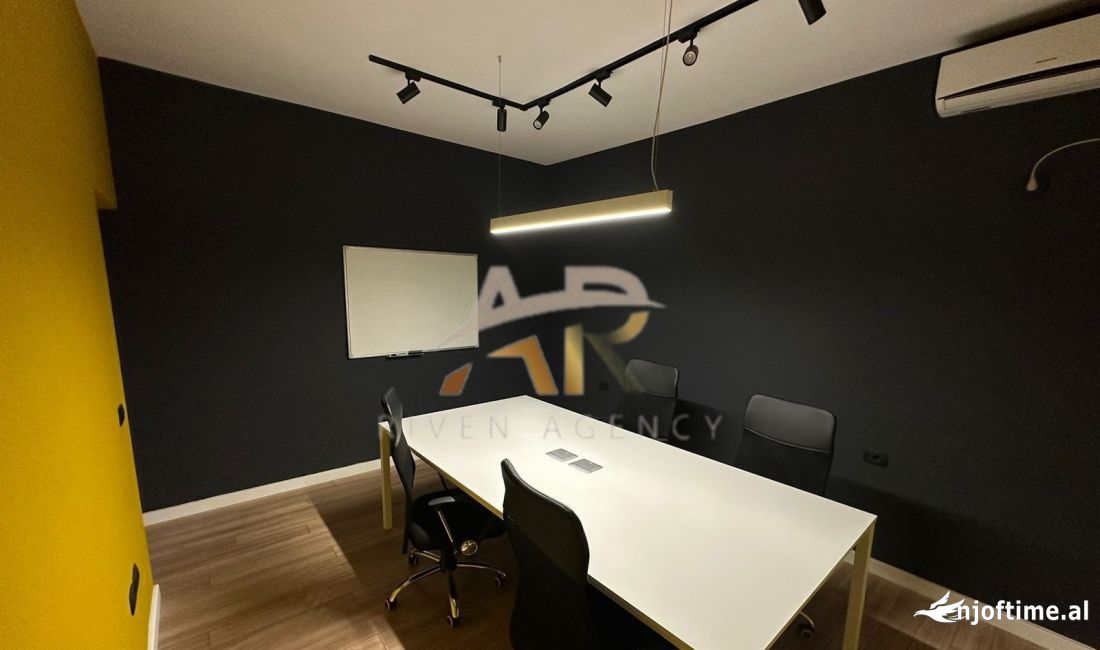 Jepet me qera zyre 2+1 e mobilur ne Rrugen Bardhyl