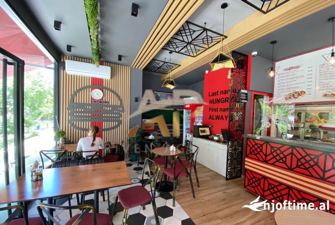 Shitet biznesi Fast Food Komuna Parisit