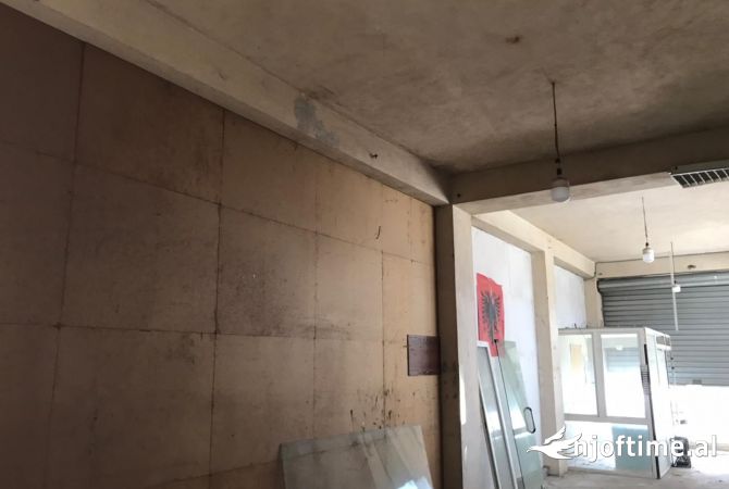 Jepet me qera Ambjent Biznesi 