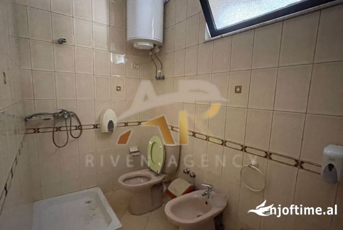 Jepet me qera ambjent biznesi te Brryli