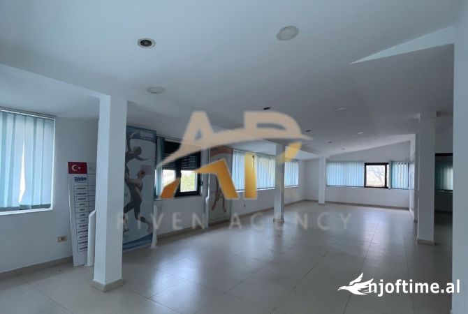 Jepet me qera ambjent biznesi te Brryli