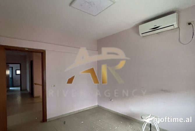 Jepet me qera ambjent biznesi te Brryli