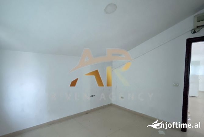 Jepet me qera ambjent biznesi te Brryli