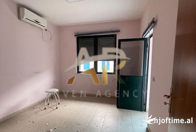 Jepet me qera ambjent biznesi te Brryli