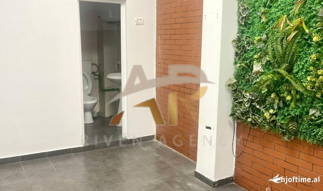 Jepet me qera Ambjent biznesi tek Rruga e Kavajes