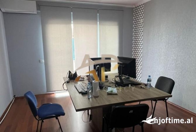 Jepet me qera ambjent biznesi ne 5 Maj