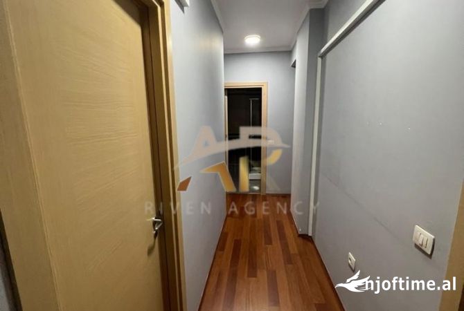 Jepet me qera ambjent biznesi ne 5 Maj