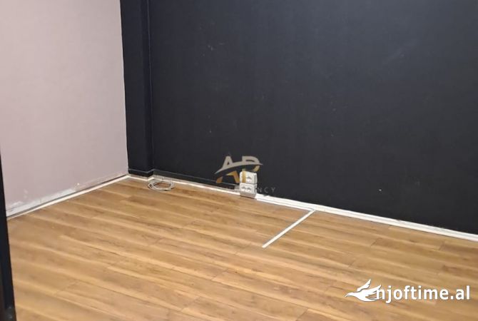 Jepet me qera ambjent biznesi tek 21 Dhjetori