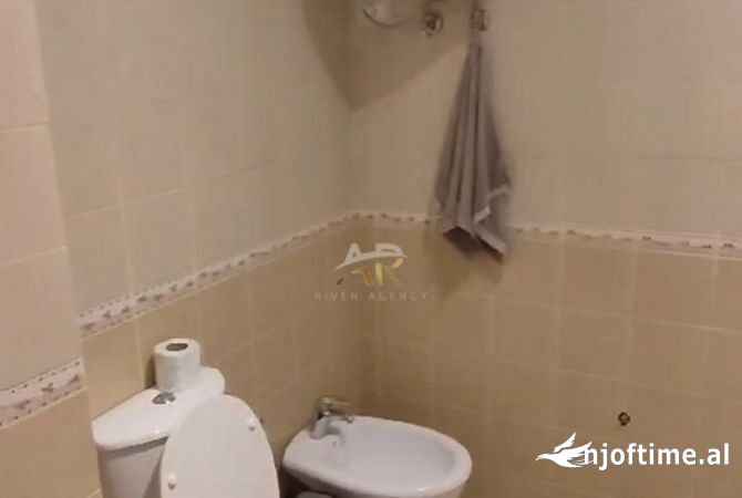 Jepet me qera apartament 3+1 vetem per zyra ne Myslym Shyr