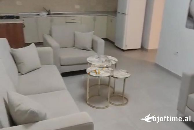 Jepet me qera apartament 3+1 vetëm për zyra në Myslym Shyr