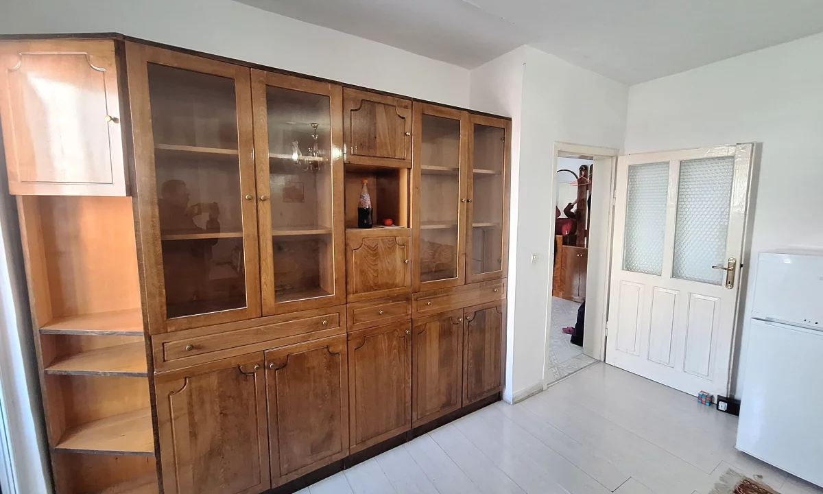 Appartamento in vendita a Tirana 2+1, SemiArredato