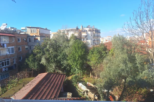 Appartamento in vendita a Tirana 2+1, SemiArredato