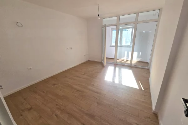 Shtepi ne shitje Apartament ne Tirane, 2+1, Mobilimi Bosh, pa mobiluar, Pagesa 138,000  Euro.