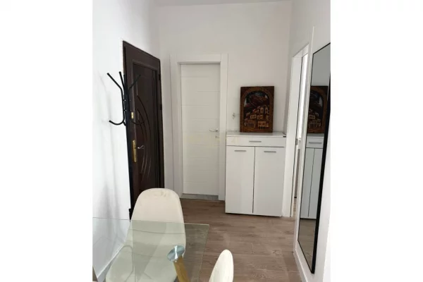 Shtepi me qera Apartament ne Durres, 1+1, Mobilimi E mobiluar, Pagesa 450  Euro.