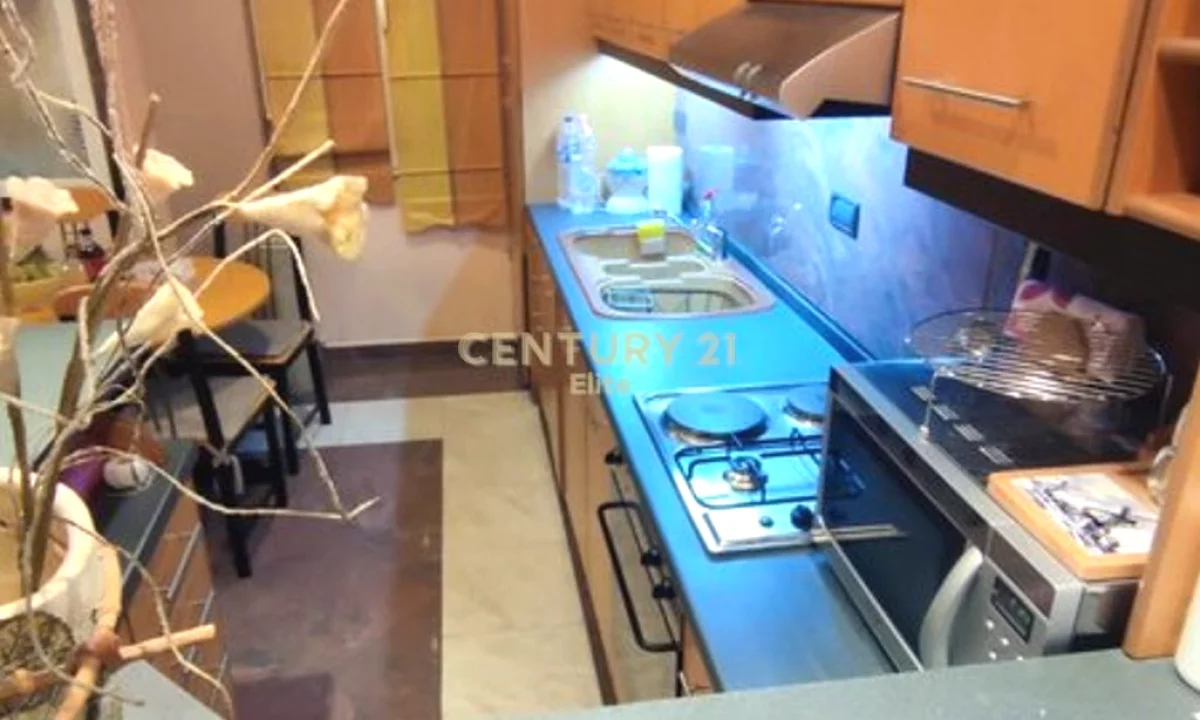 Appartamento in affitto a Tirana 2+1, Arredato