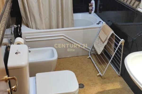 Appartamento in affitto a Tirana 2+1, Arredato