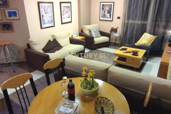 Appartamento in affitto a Tirana 2+1, Arredato