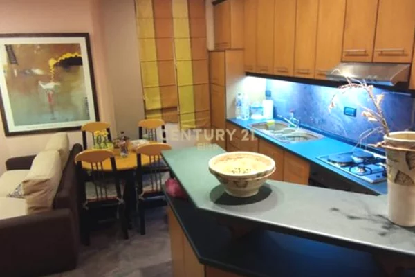 Appartamento in affitto a Tirana 2+1, Arredato