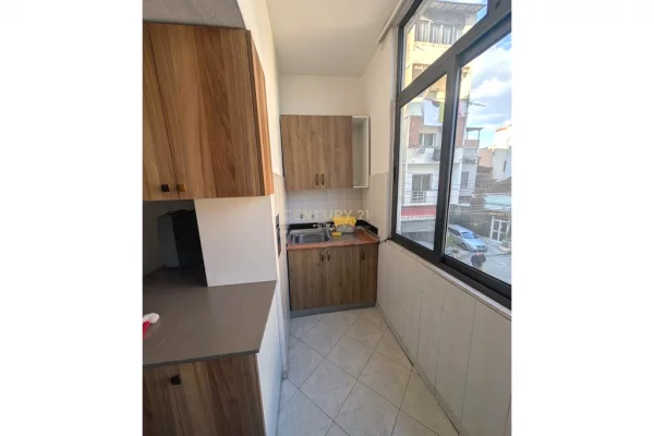 Appartamento in affitto a Tirana 2+1, Arredato