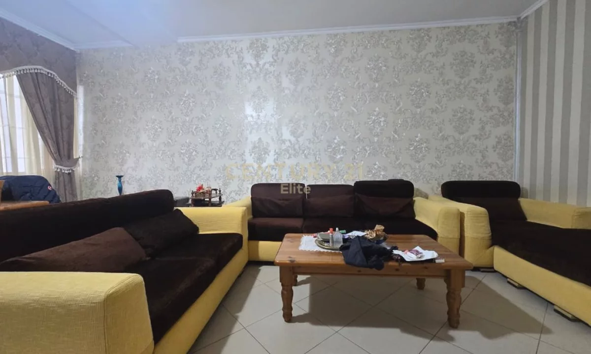 Shtepi ne shitje Apartament ne Tirane, 2+1, Mobilimi E mobiluar, Pagesa 320,000  Euro.