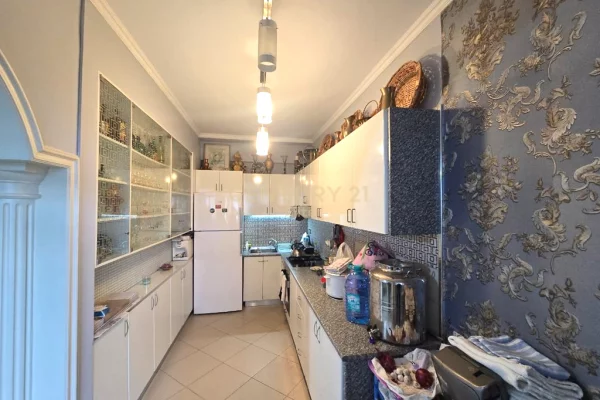 Shtepi ne shitje Apartament ne Tirane, 2+1, Mobilimi E mobiluar, Pagesa 320,000  Euro.