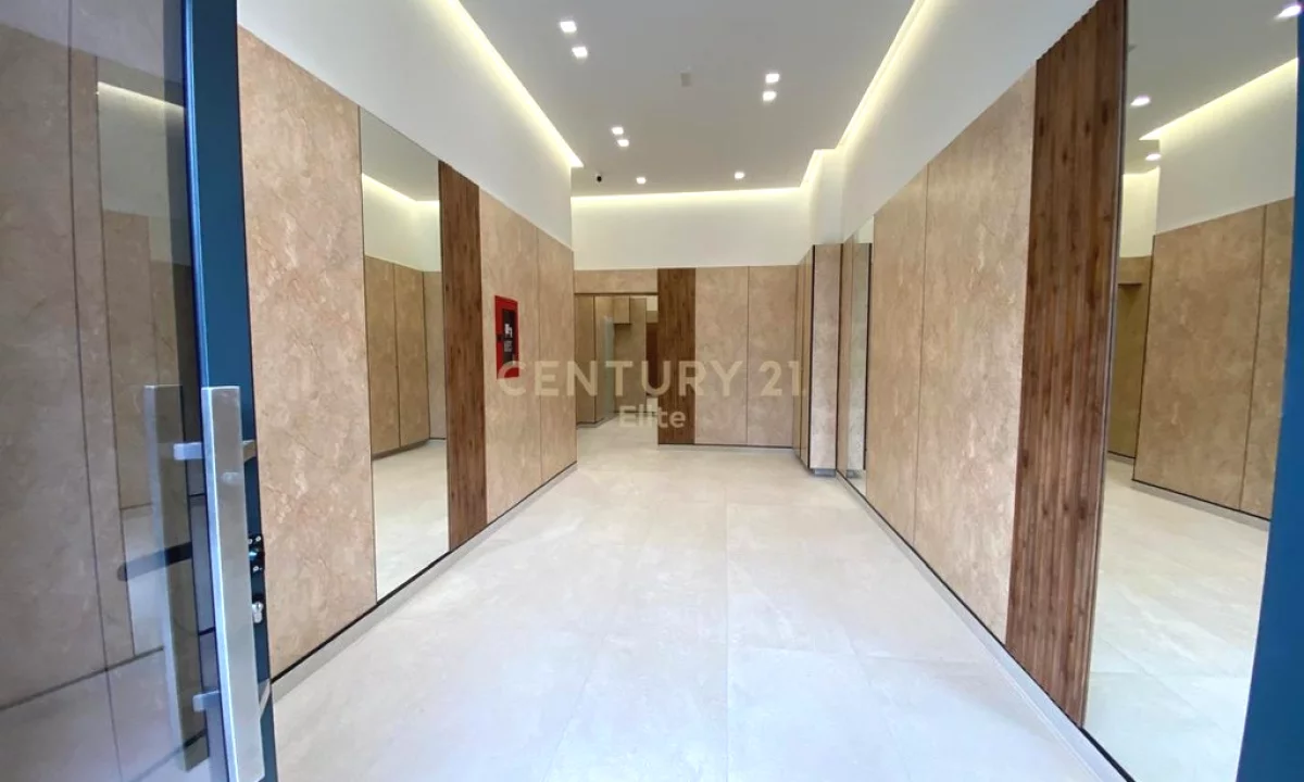 Shtepi ne shitje Apartament ne Tirane, 2+1, Mobilimi Bosh, pa mobiluar, Pagesa 250,000  Euro.