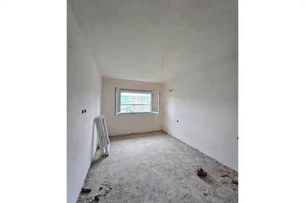 Shtepi ne shitje Apartament ne Tirane, 1+1, Mobilimi Bosh, pa mobiluar, Pagesa 86,850  Euro.