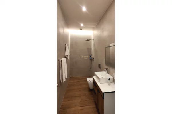 Shitet, Hotel, Shkembi i Kavajes EL133055