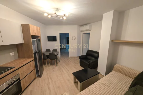 Shtepi me qera Apartament ne Tirane, 2+1, Mobilimi E mobiluar, Pagesa 575  Euro.