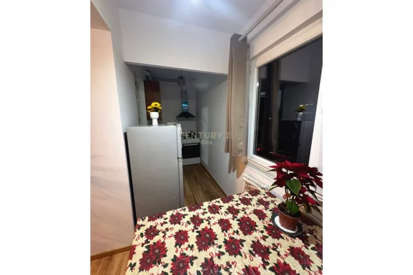 Shtepi me qera Apartament ne Tirane, 1+1, Mobilimi E mobiluar, Pagesa 500  Euro.