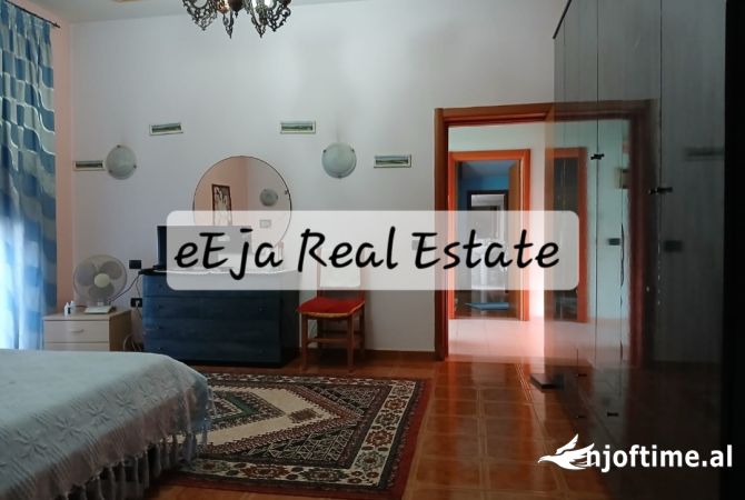 Ambiente Commerciale in Affitto 3+1 a Tirana - 800 Euro