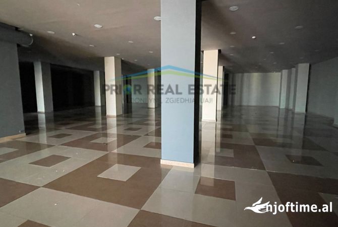 Qira, Ambient per Showroom, Autostrada Tirane-Durres , 3.5Euro / m2