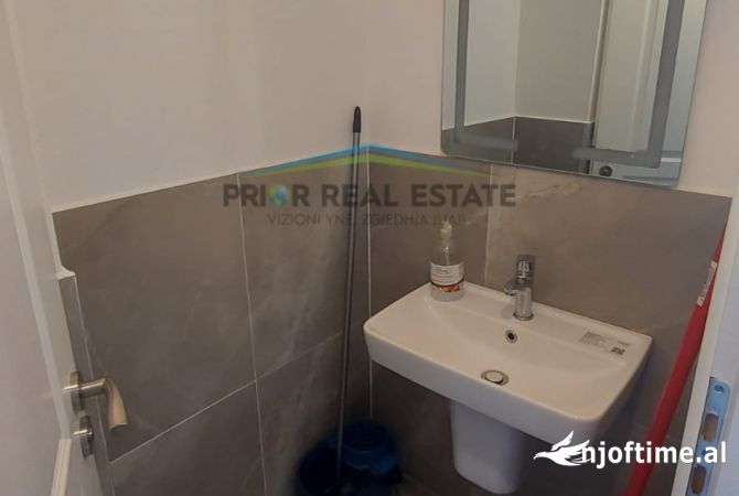 Shitet, Njesi Sherbimi, Rruga Kongresi i Manastirit! 3,000 Euro / m2
