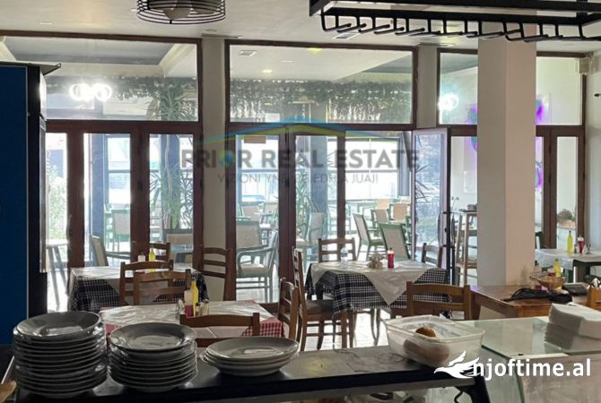 Ambiente Commerciale in Affitto 1+1 a Tirana - 800 Euro
