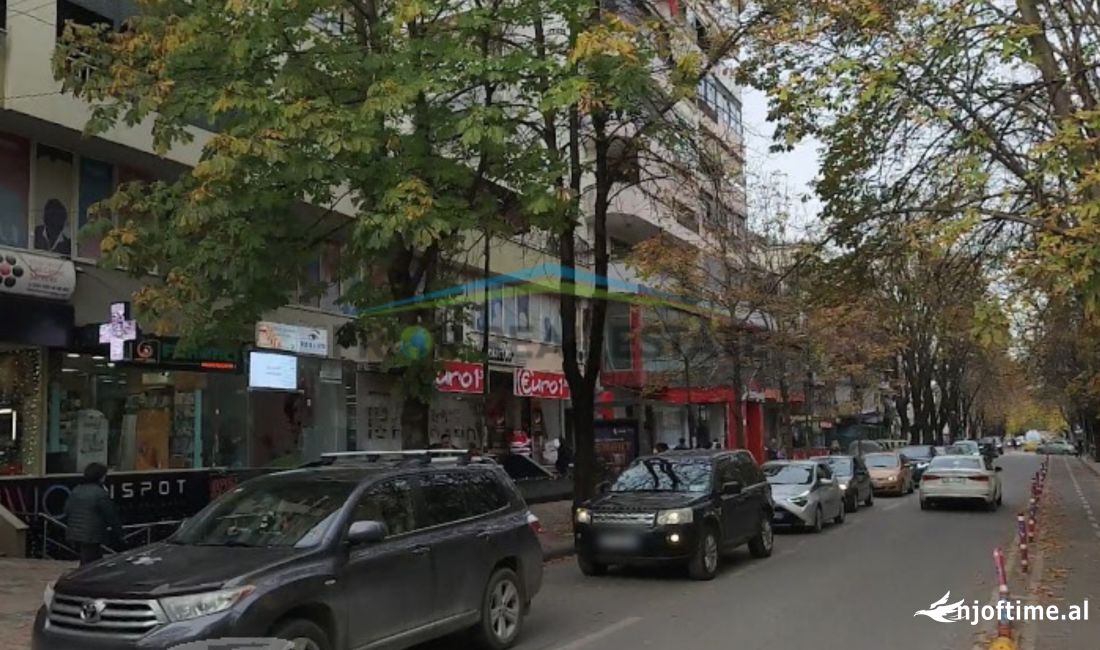 Jepet me Qira Ambient Biznesi 700m2 ne Bllok 5,600 Euro / Muaj