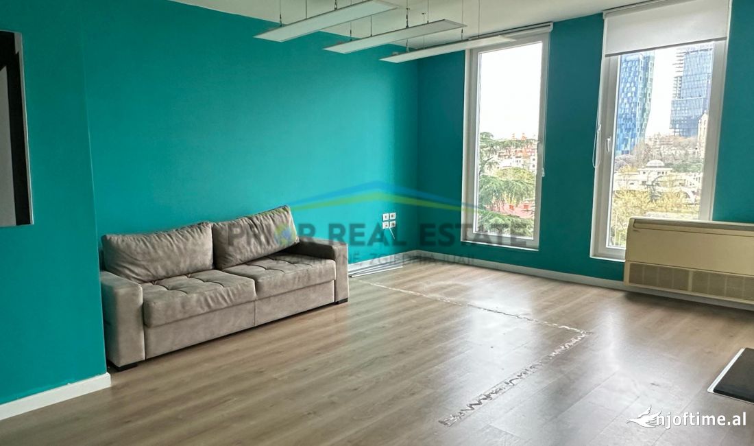 Jepet me Qira Apartament 2+1 per zyra/banim, Blloku, 1200euro/muaj