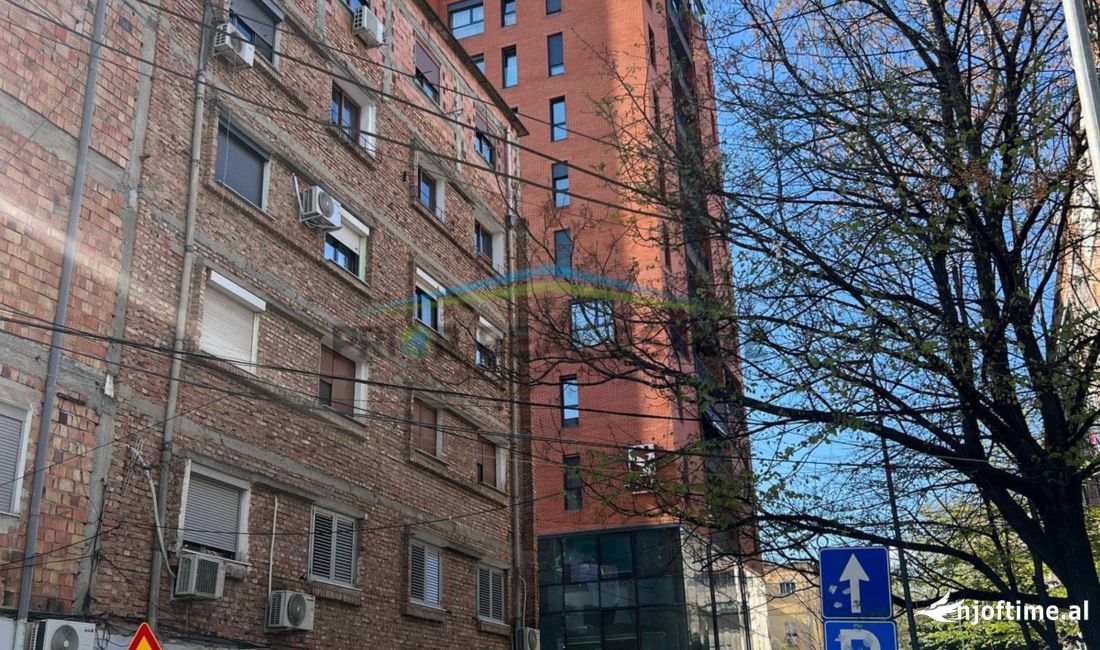  Jepet me Qira Apartament 2+1 per zyra, Myslym Shyri 700 Euro / Muaj