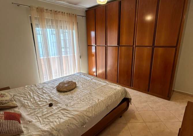 Shtepi me qera Apartament ne Tirane, 2+1, Mobilimi E mobiluar, Pagesa 350  Euro.