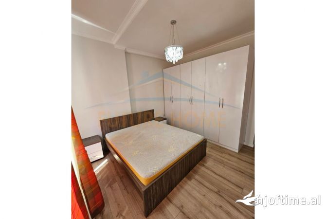 Shtepi me qera Apartament ne Tirane, 2+1, Mobilimi E mobiluar, Pagesa 600  Euro.