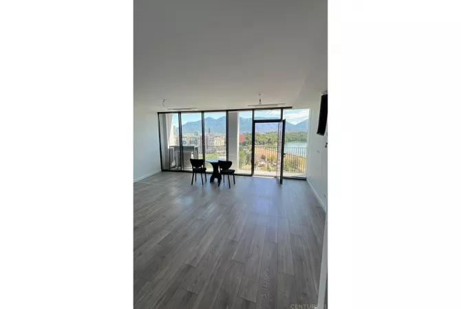 Business Property for Rent 3+1 in Tirana - 1,450 Euro