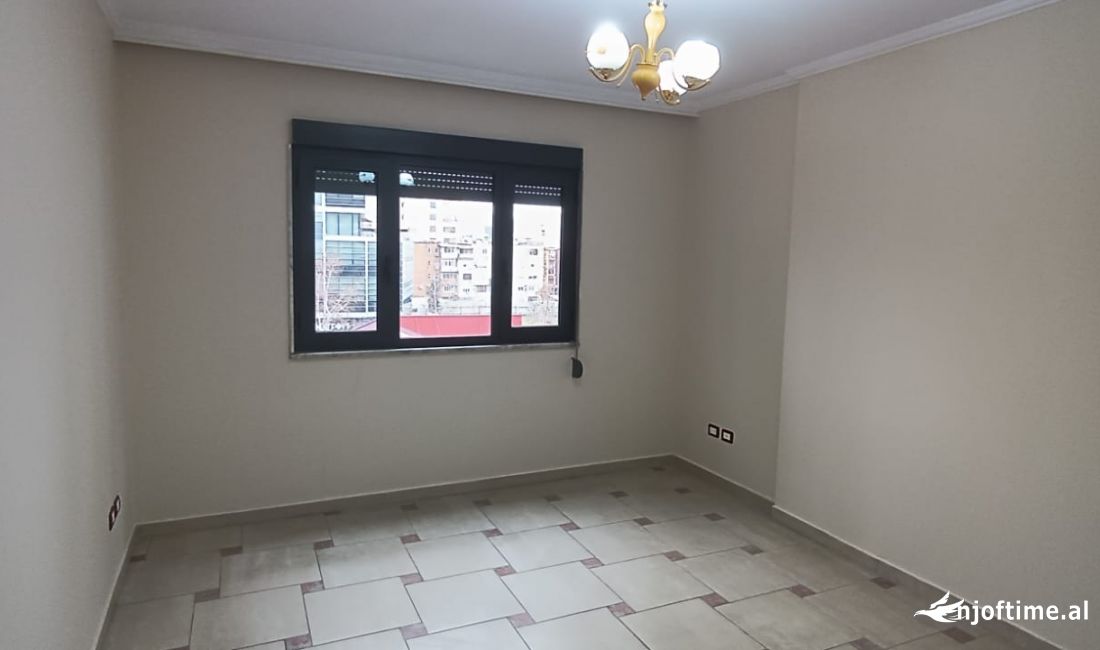 JEPET ME QIRA 3+1 NE QENDER 