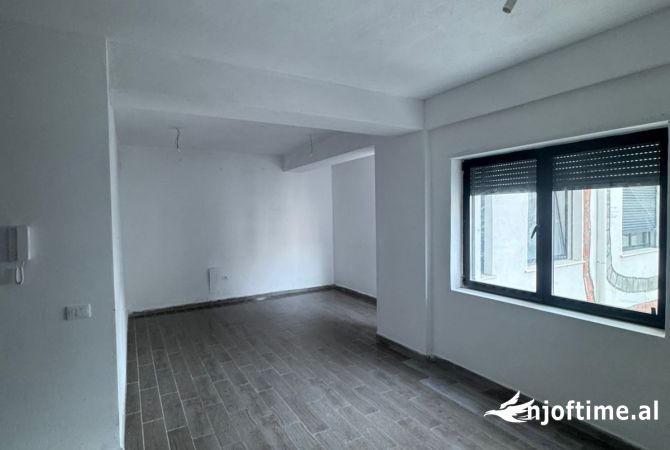 shitet 2+1+depo+parkim tek Kodra e Diellit 