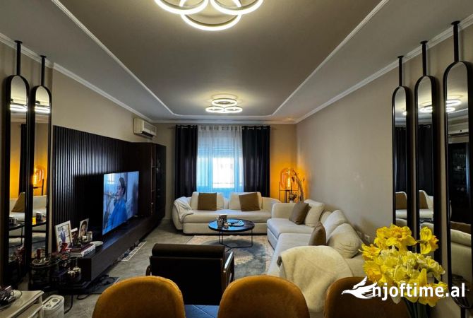 SHITET APARTAMENT 3+1+2 NE LAPRAKE