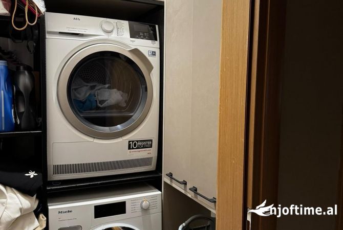 Shtepi ne shitje Apartament ne Tirane, 3+1, Mobilimi E mobiluar, Pagesa 185,000  Euro.