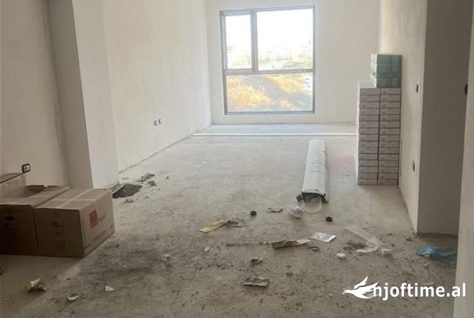 Shtepi ne shitje Apartament ne Tirane, 1+1, Mobilimi E mobiluar, Pagesa 135,000  Euro.
