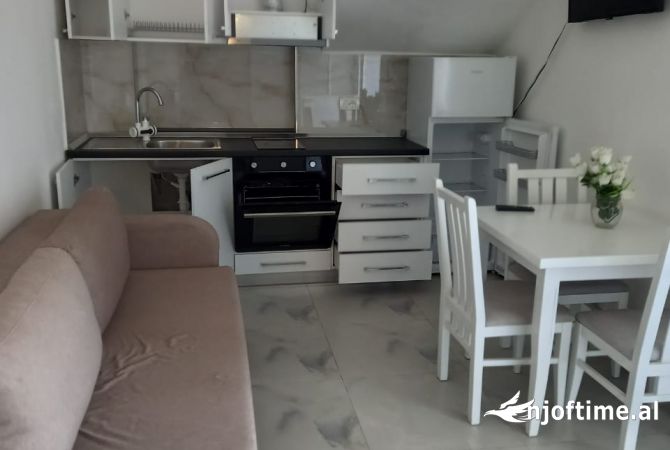 Shtepi me qera Apartament ne Tirane, 1+1, Mobilimi E mobiluar, Pagesa 300  Euro.