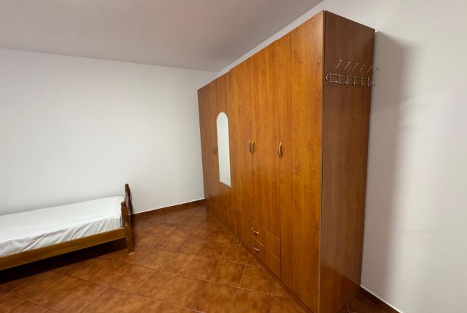 SHTEPI ME QERA - MBI QYTETIN STUDENTI