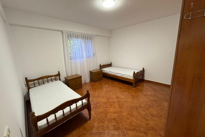 Shtepi me qera Apartament ne Tirane, 1+1, Mobilimi E mobiluar, Pagesa 350  Euro.