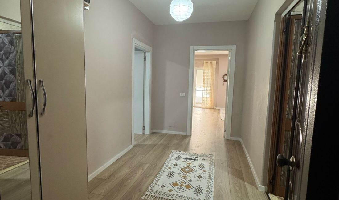 Shtepi me qera Apartament ne Tirane, 2+1, Mobilimi E mobiluar, Pagesa 400  Euro.