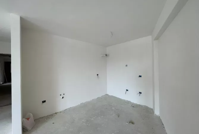 Shtepi ne shitje Apartament ne Tirane, 1+1, Mobilimi E mobiluar, Pagesa 132,000  Euro.
